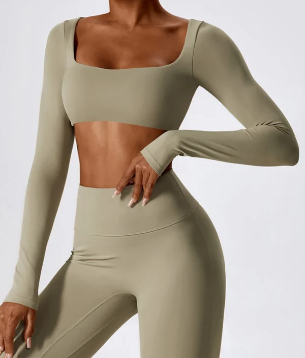 Leila dark beige top na dug rukav 1